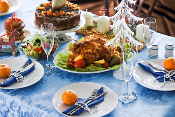 Варианты сервировки стола на Новый год